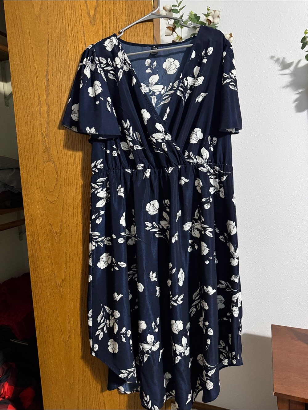 SHEIN Navy and White Floral Wrap Midi Dress